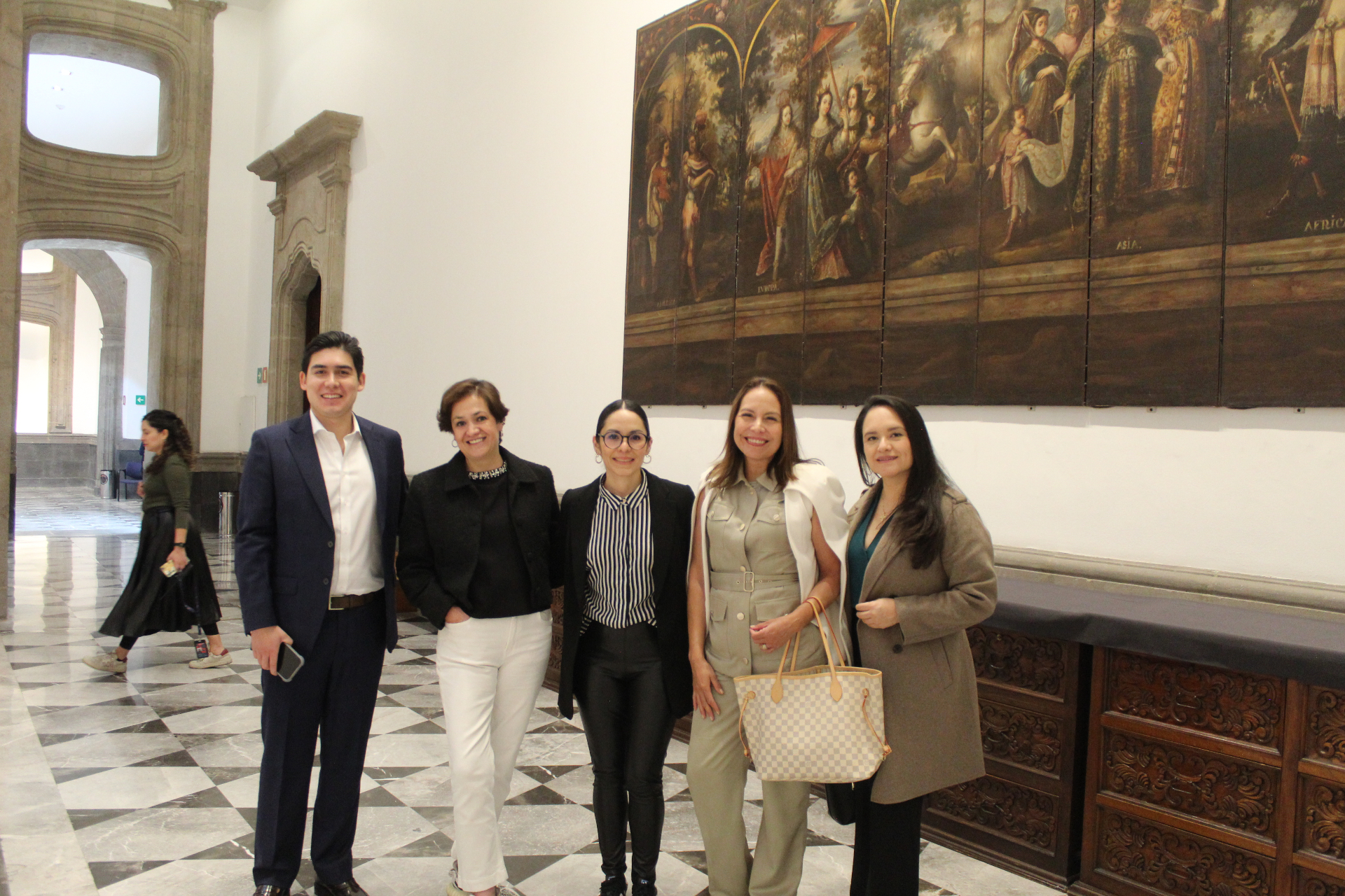 Desayuno en el Club de Banqueros y visita guiada al Foro Valparaíso · 6 mar — foto 1